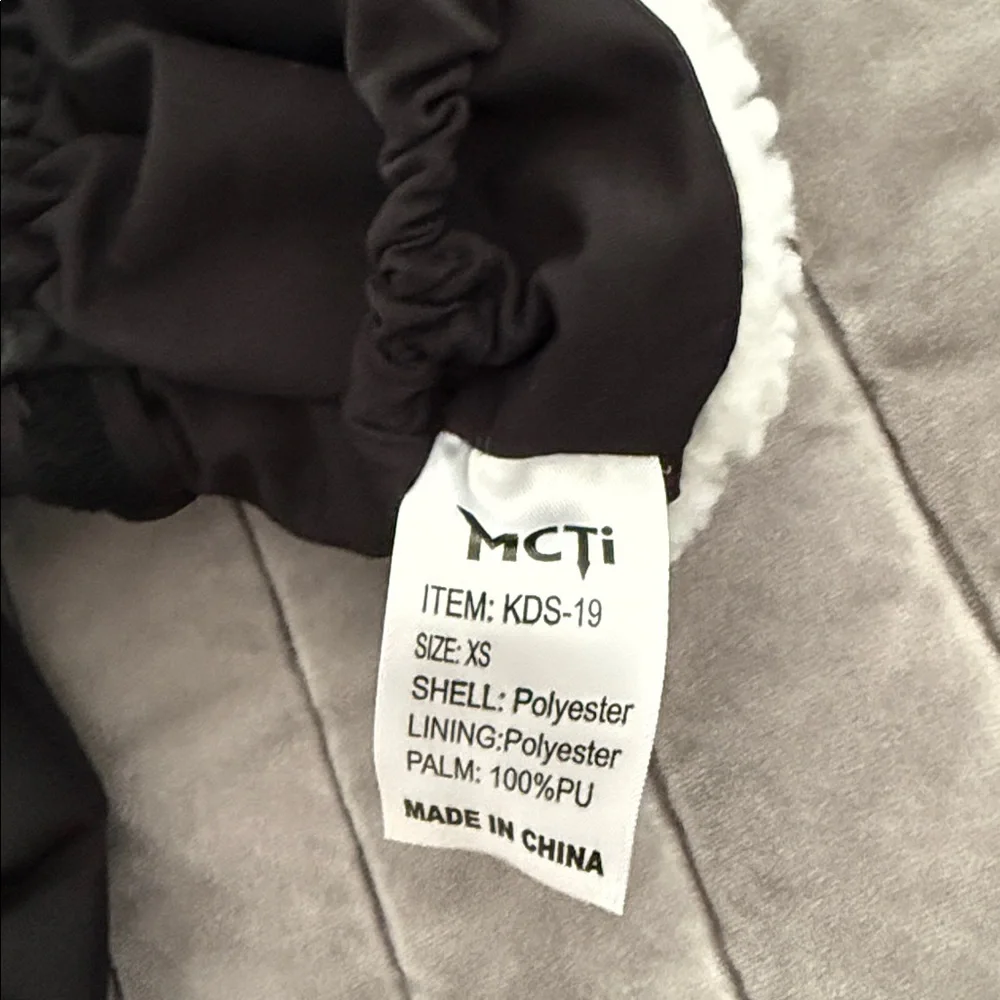 MCTI Black Winter Children’s Mittens